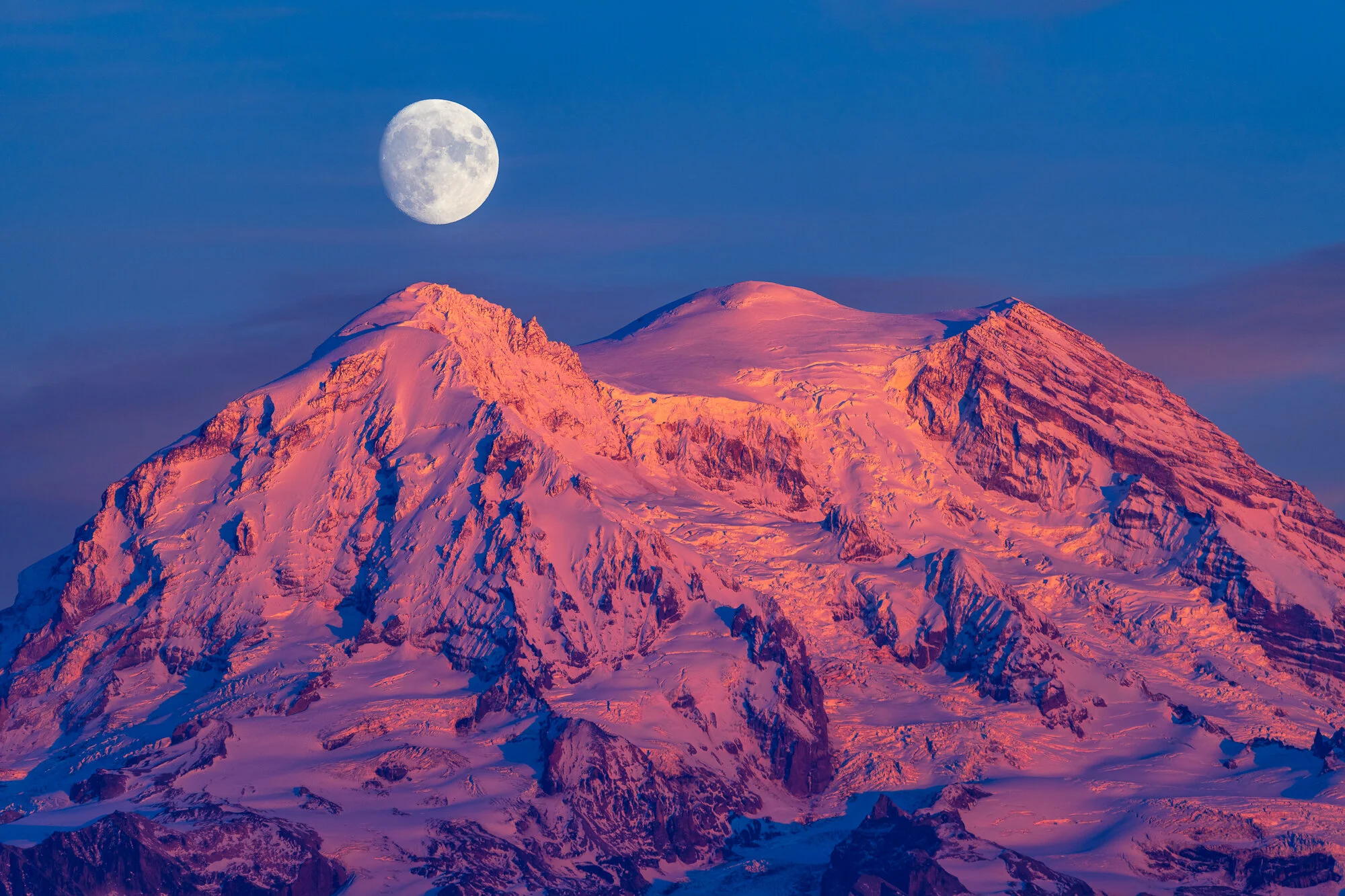 2020 10 28 93.9% Moonrise Over Mt Rainier_DSC7794-Edit.jpg