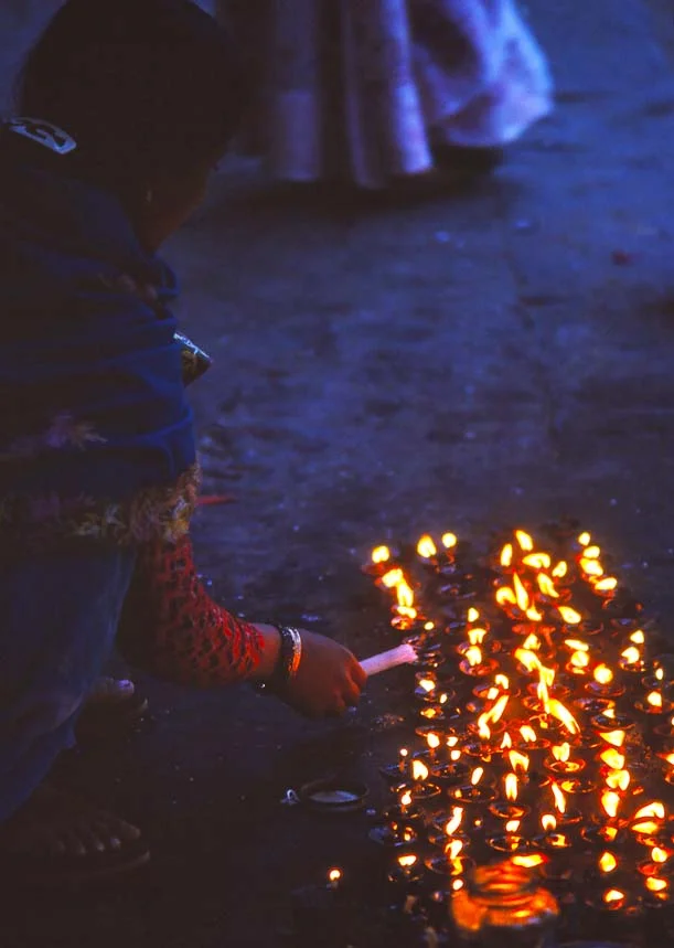 templecandlesred.jpg