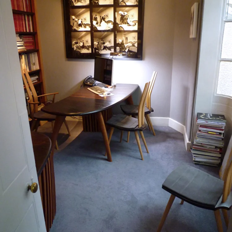 Office desks, seating and interior trims - Hancocks Jewellers, London