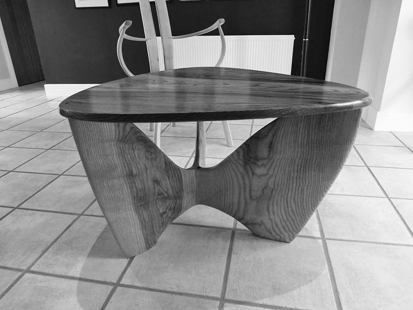 tricorne-small-table-design-chaircreative.jpg