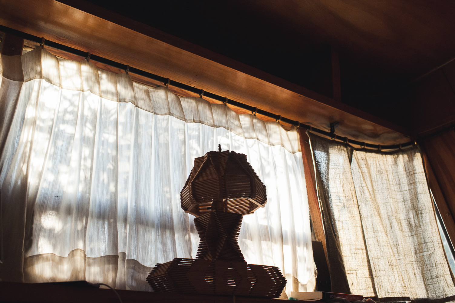 Pretty light on the popsicle stick lamp.
