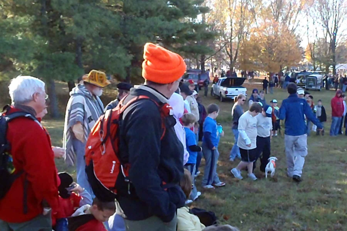 Scout checks the crowd, eliminating scents before she begins her search