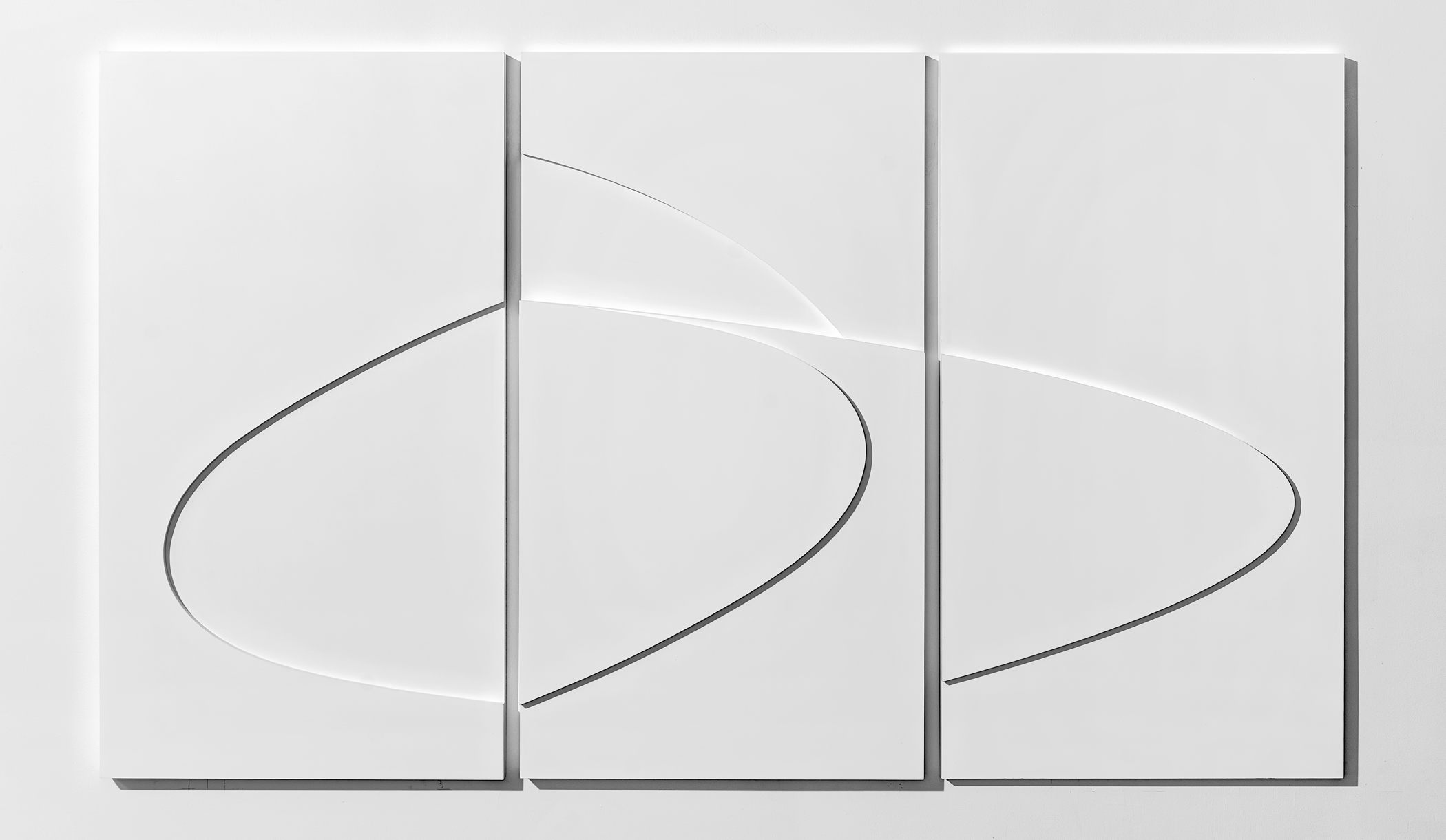 Untitled (Double Loop), 2013. Acrylic Gesso on MDF, 40 x 70 x 2 in.