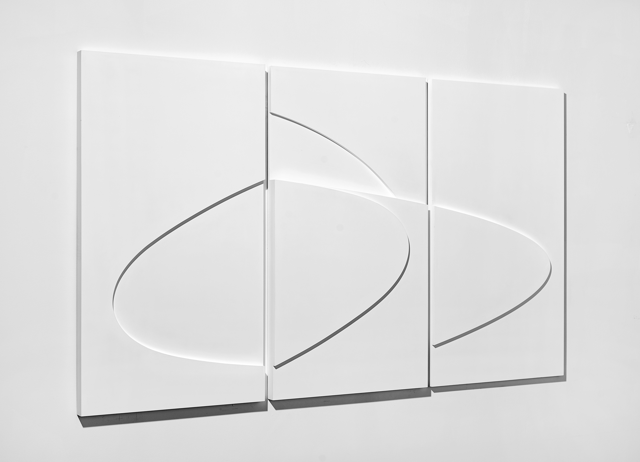 Untitled (Double Loop), 2013. Acrylic Gesso on MDF, 40 x 70 x 2 in.