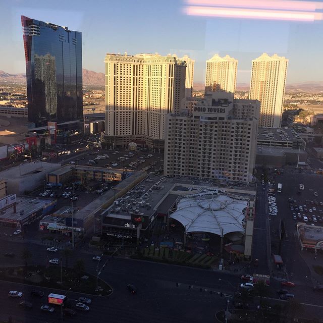 Skybar. The best splurge in Las Vegas. Get the sliders. We also got a trifecta of fries. I took pictures of some other food neighboring tables got. #waldorfastorialasvegas #lasvegas #lasvegasstrip #lvfb