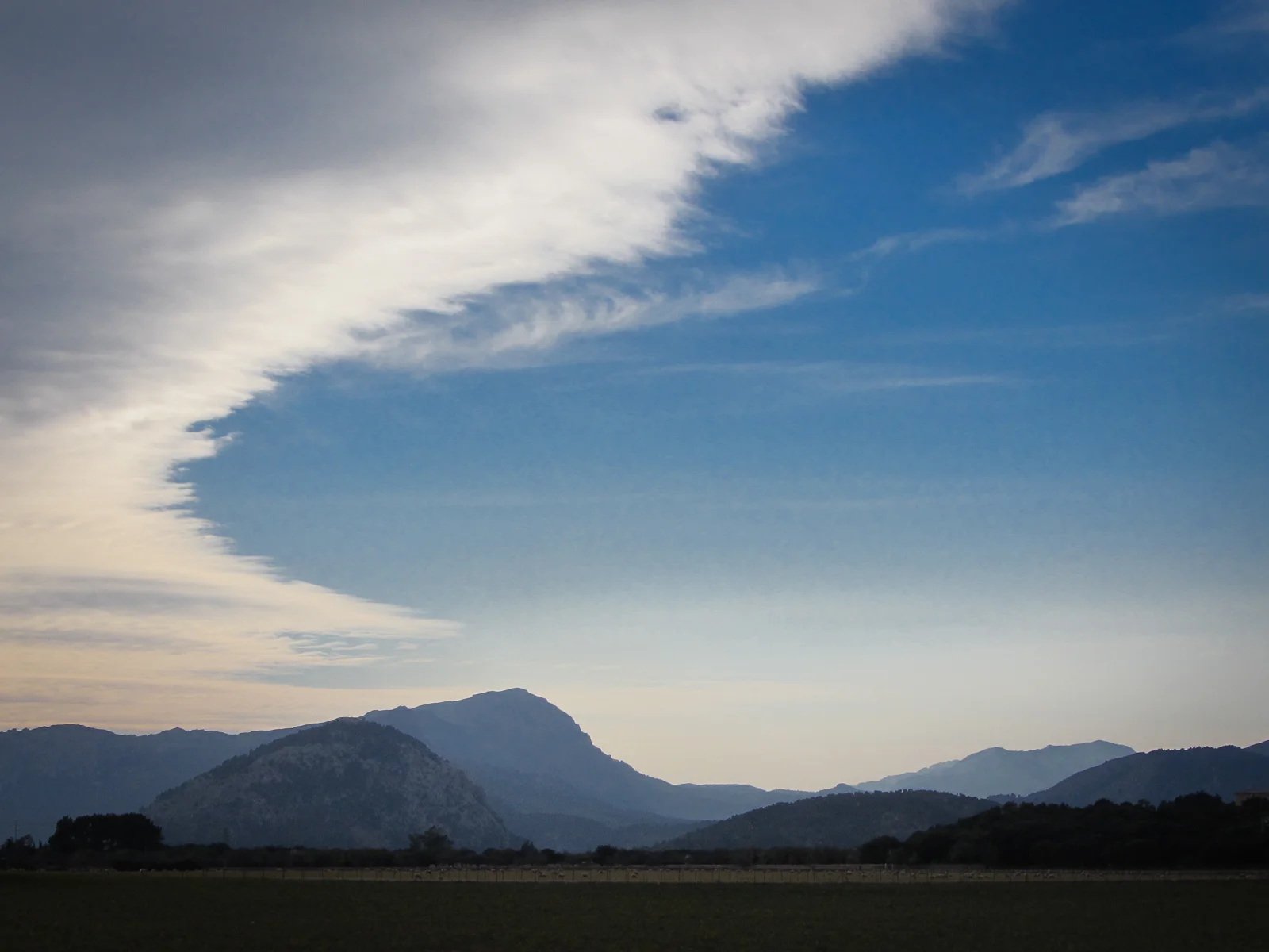 It's going to be colder tomorrow. Clouds over the Serra de Tramuntana.