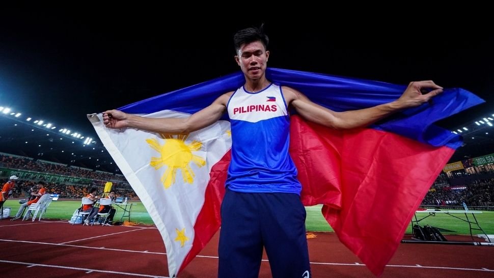 EJ Obiena captures SEA Games pole vault gold anew, resets record