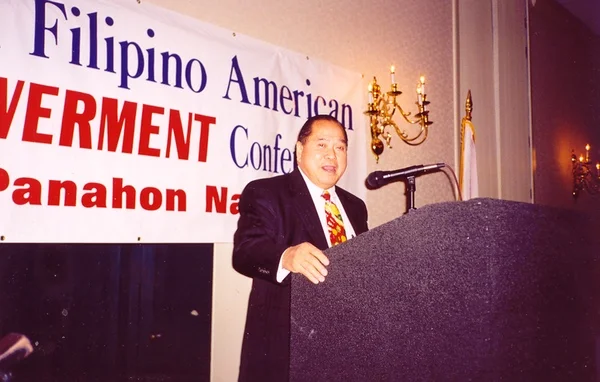 Alex Esclamado speaking at the first National Filipino American Empowerment Conference in 1997 (Courtesy of Filipinas Magazine )