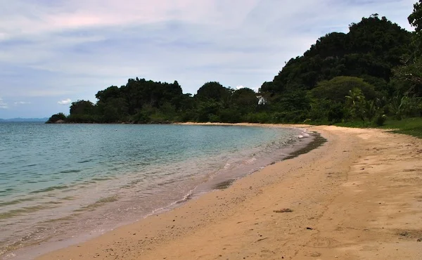 Marabut Extreme Resort Beach (Photo by Bernard L. Supetran)