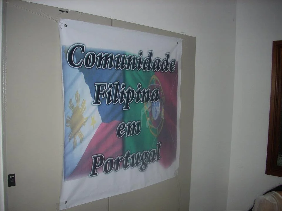 The banner reads "Filipino community in Portugal". This was displayed&nbsp;during the celebration of the Independence day of the Philippines in&nbsp;Lisbon this year. (Photo by Tiago Villanueva)