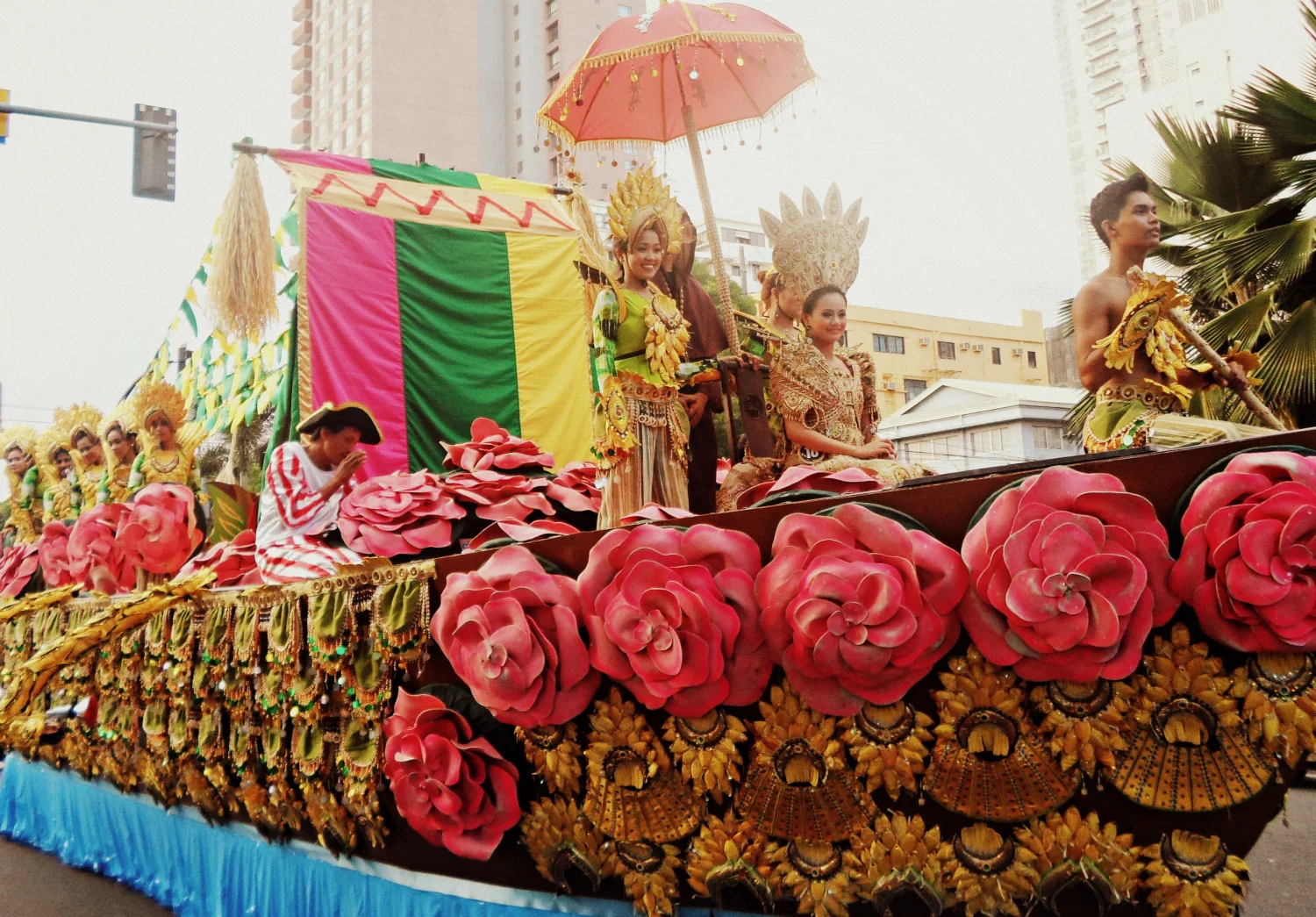 Young muses—“Aliwan Festival Queens”—pose atop the parade float of Meguyaya Festival of Upi, Maguindanao. (Photo by Mig Bassig)