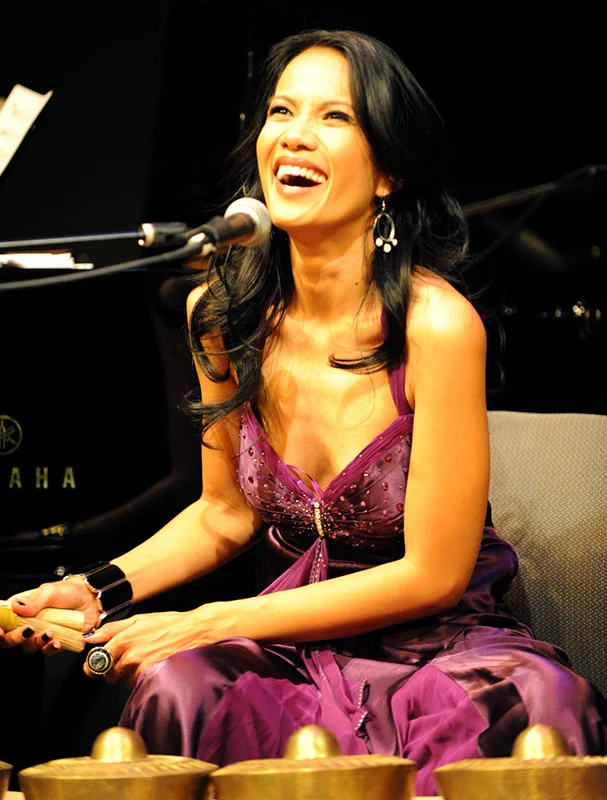 Jazzipino artist Charmaine Clamor on the kulintang (Photo by Scot Mitchell)