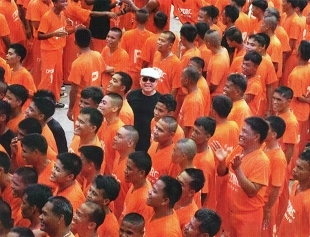 Fritz Friedman with the Cebu prisoners who danced to “They Don’t Care About Us” in support of the global release of the Michael Jackson documentary “This Is It,” on Blu-ray. He was co-producer and brought Michael Jackson’s choreographer and some dancers to the Cebu prison. (Photo courtesy of Fritz Friedman)