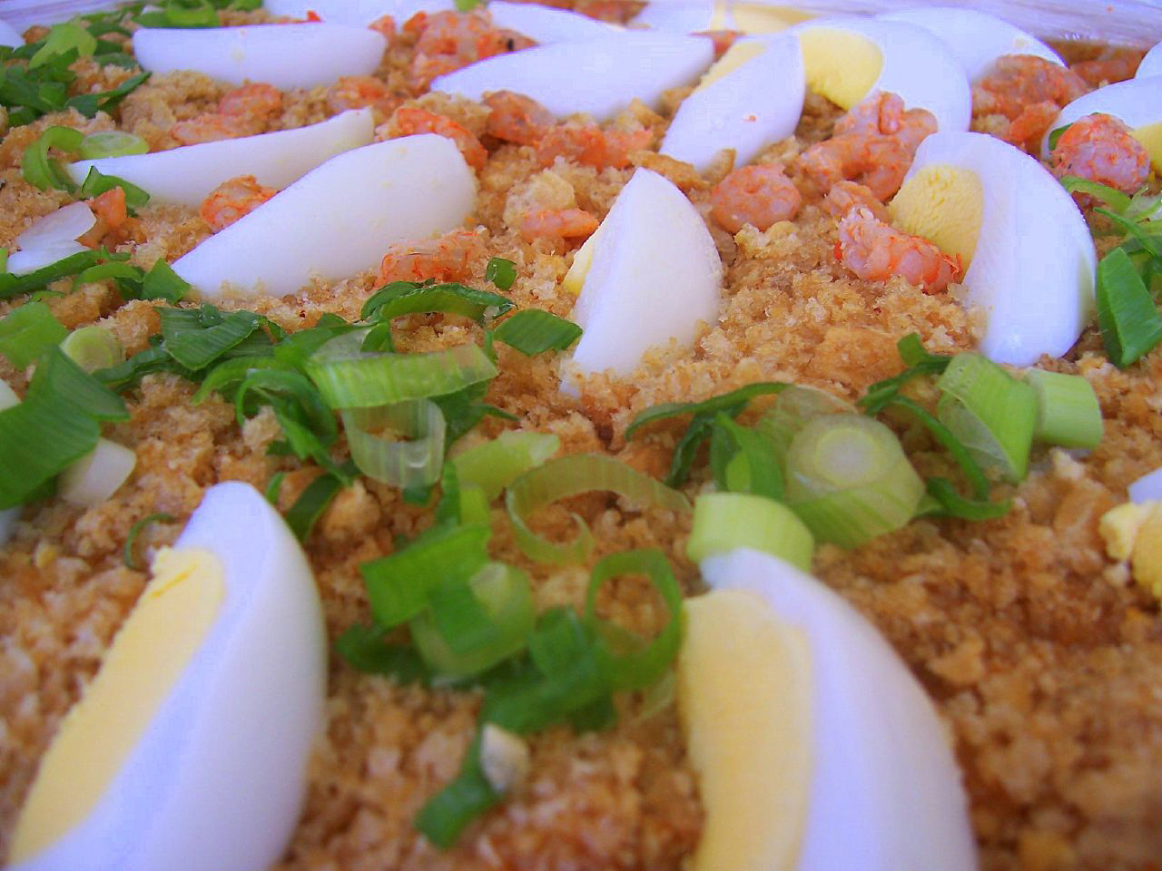 Pansit palabok (Source: wikipedia.org)