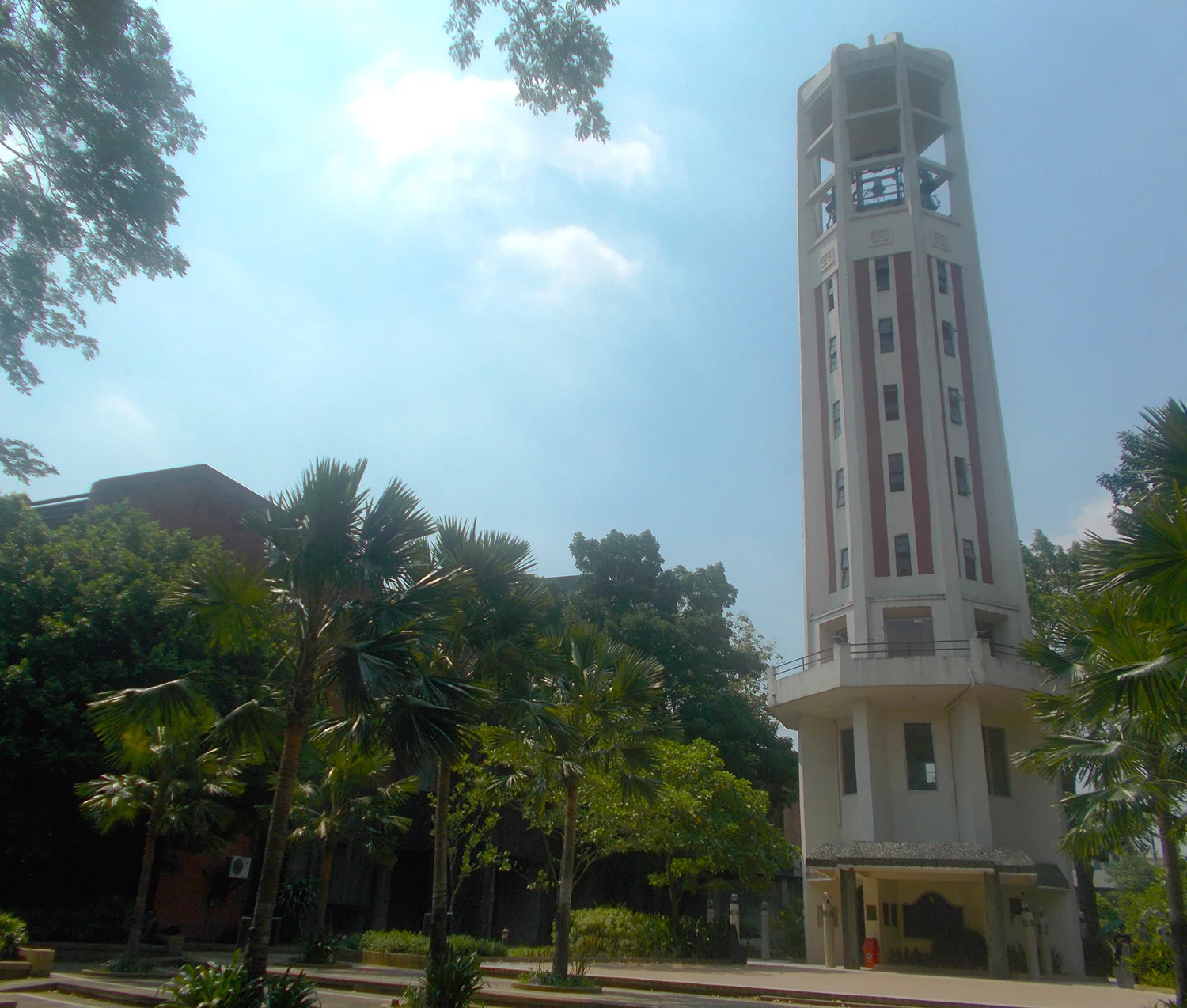 The U.P. Carillon (Source: Wikimedia Commons)