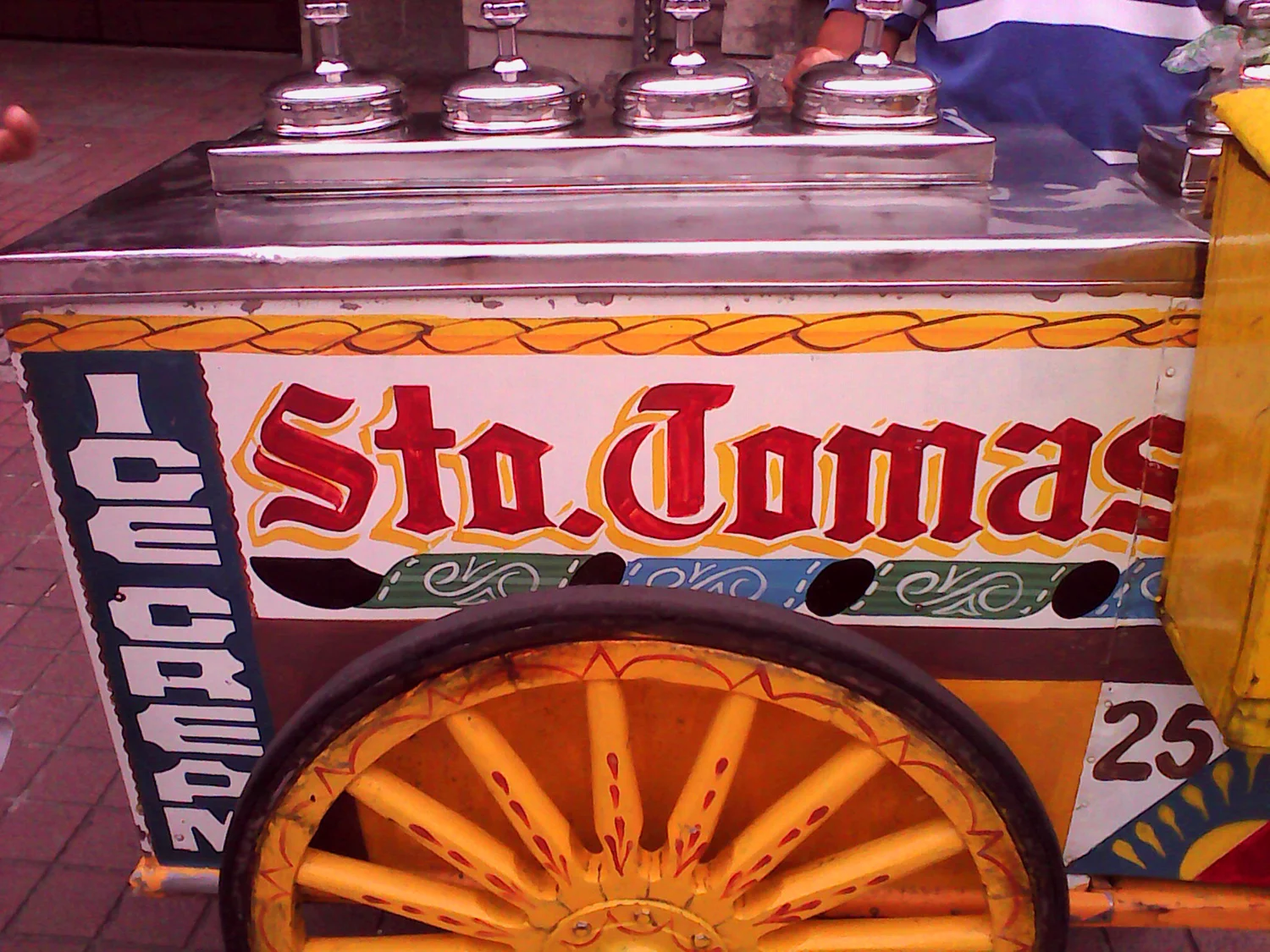 The ice cream vendor's cart (Photo by Patrick Roland De Guzman/Creative Commons license)