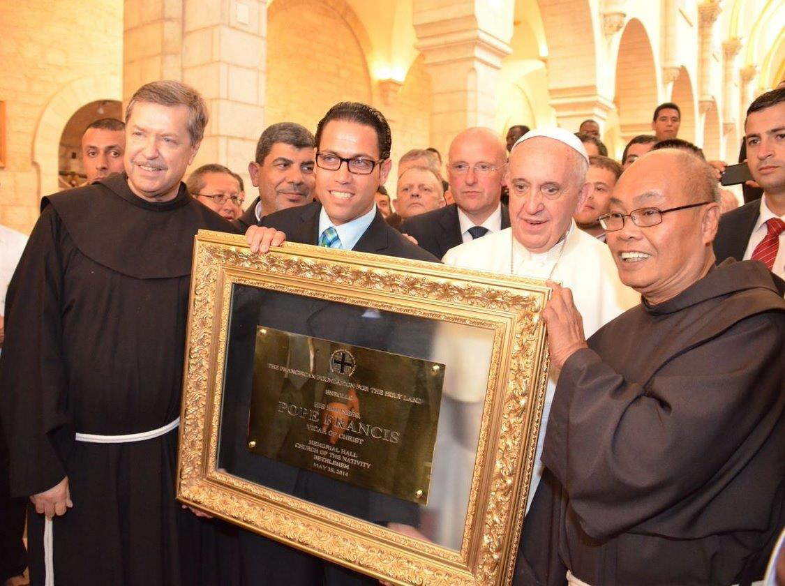 Father Angelo (right) with Pope Francis (Photo courtesy of Noni Mendoza)
