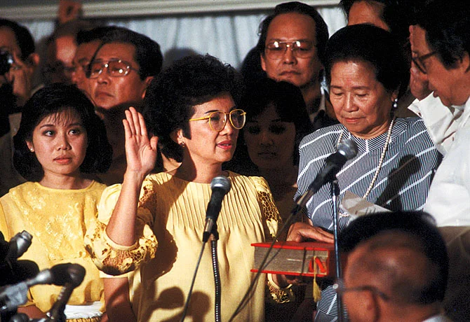 Corazon Aquino sworn in as the 11th president of the Republic of the Philippines at Club Filipino (Source: wikipedia.org)