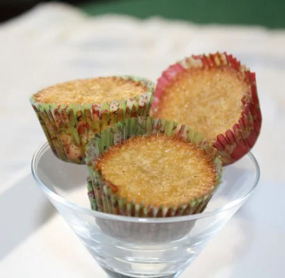 The Happy Home Cook: Petit Fortunes- Mini Cashew Macaroons