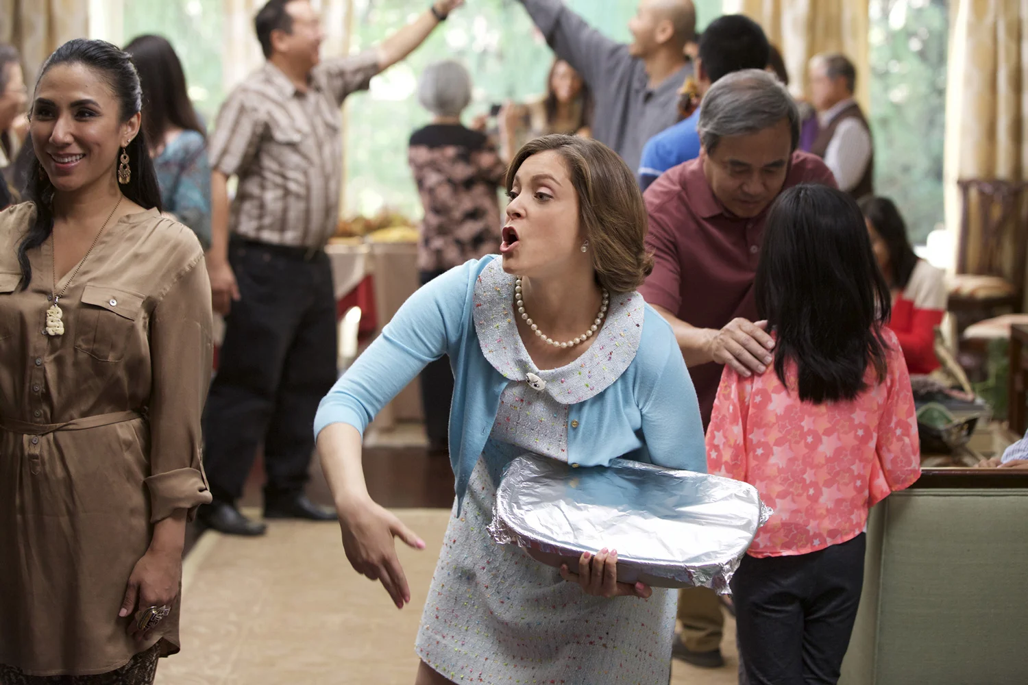Rachel Bloom as Rebecca in The CW Network's "Crazy Ex-Girlfriend." (Photo: Tyler Golden/The CW © 2015 The CW Network, LLC. All rights reserved)