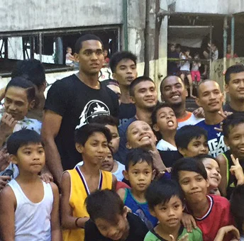 Lakers’ Jordan Clarkson and Manila’s Kids