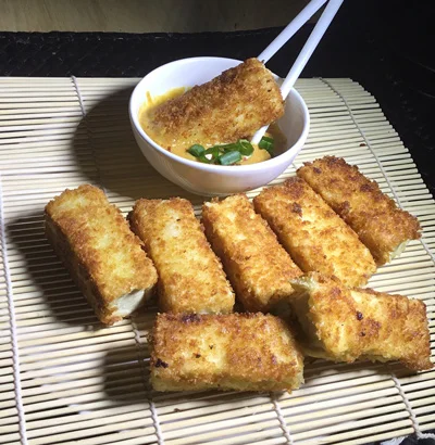 The Happy Home Cook: Breaded Tofu with Thai Peanut Sauce