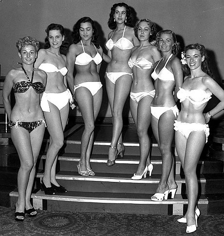 The first set of Miss Wor…errr, Festival Bikini Contest of 1951 in London. Note non-matching bikinis and no sashes. The pageant would later be known as “Miss World.” 