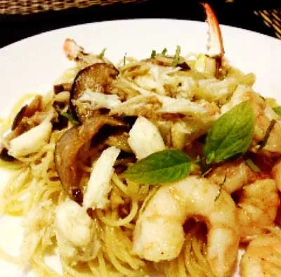 The Happy Home Cook: Scampi and Crab Pasta