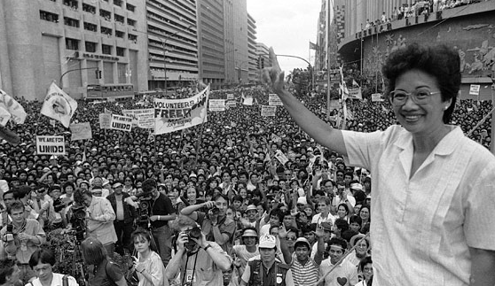 Corazon Aquino at rally in Makati (Photo by Val Rodriguez/AP)