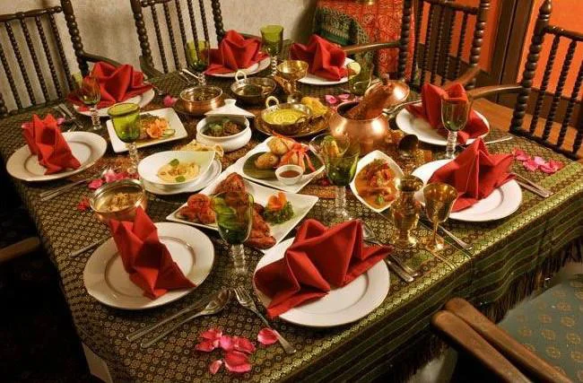 The table set-up at Kashmir