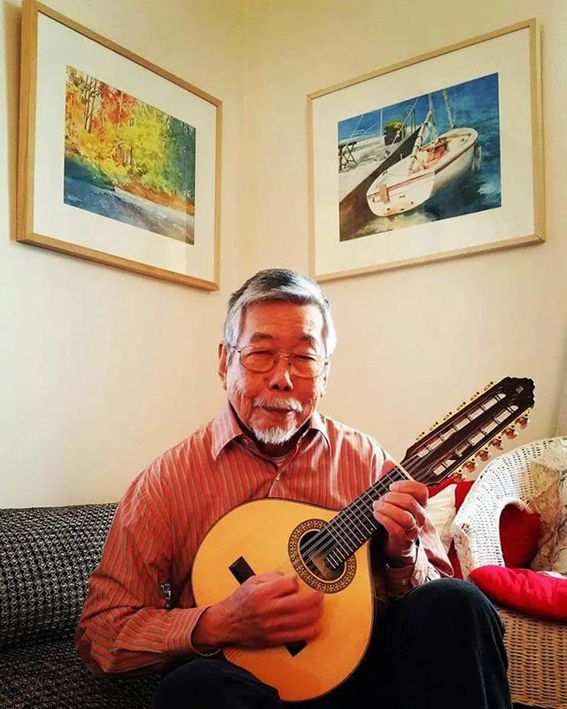 Angelito de Leon David playing the bandurria. (Photo courtesy of Angelito de Leon David)