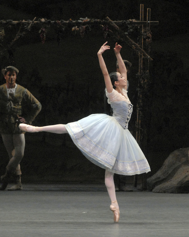 Stella Abrera in Giselle.&nbsp;(Photo by MIRA)