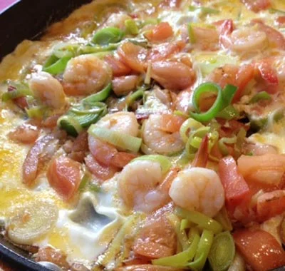 The Happy Home Cook: Jumbo Sautéed Shrimps and Leeks Omelet