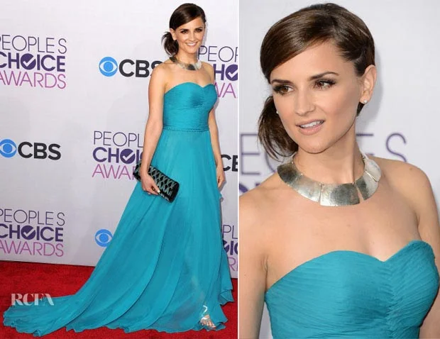 Actress Rachel Leigh Cook in a perfectly simple but classic aqua OT gownat the 2013 People’s Choice Award Show.