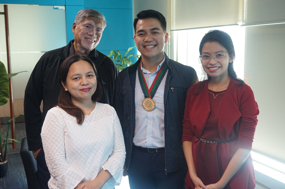 Gawad Geny Lopez, Jr. Bayaning Pilipino/Epic Youth Leadership Awards Project Director Fr. Nilo Tanalega, SJ, 2007 Bayaning Pilipino Youth Awardee (Philippines) Rolly Melendrez, Project Associate Marinela Eden, and ANC’s Shop Talk Segment Producer Eah Antonio promote the EYLA on ANC.