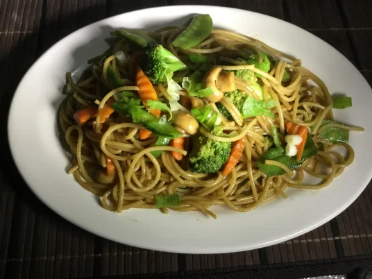 A Vegan, Spaghetti Mien (Photo by Rene Astudillo)