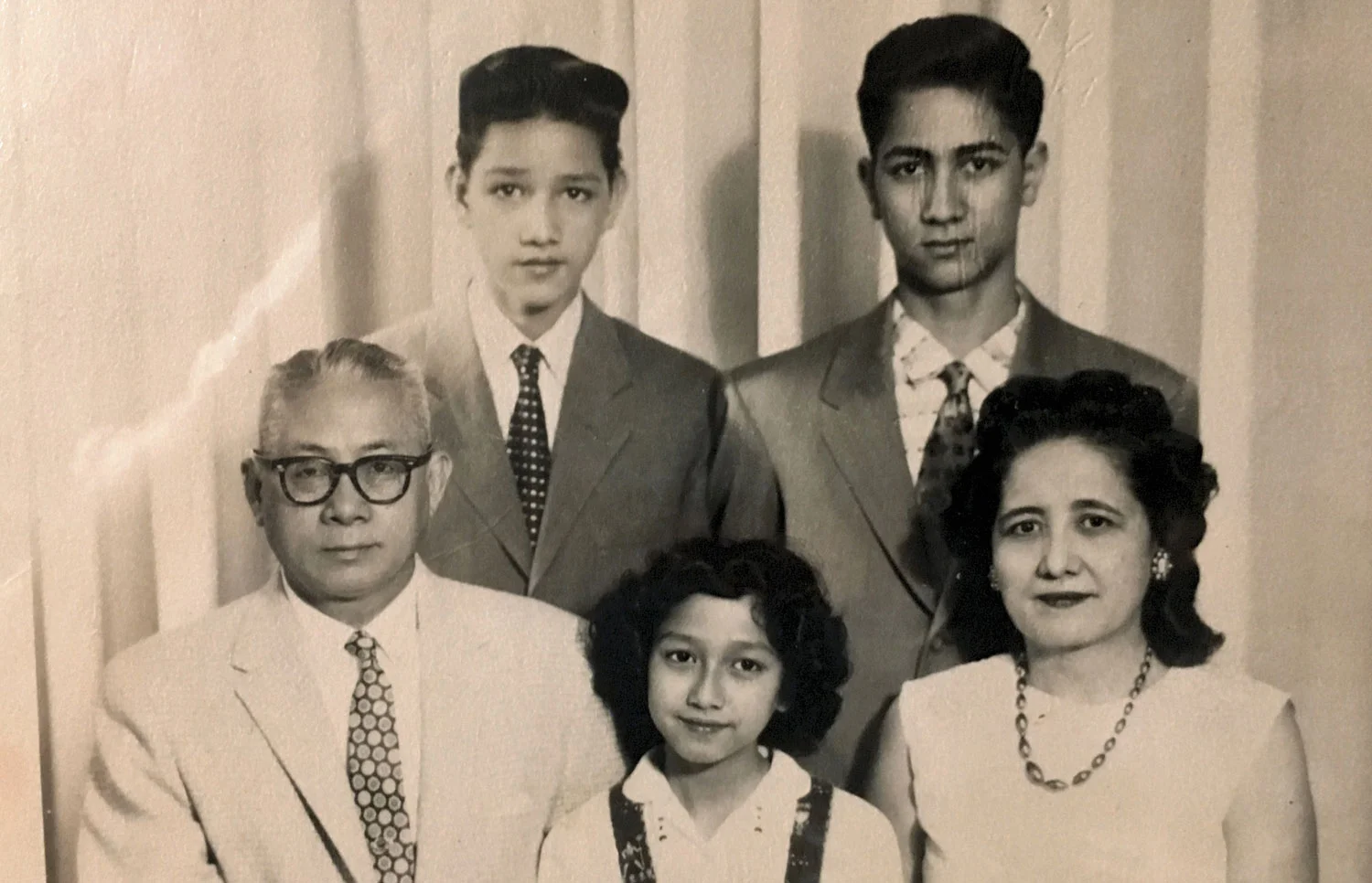 The Peñaranda family in Vancouver, Canada. Gil is standing on the right. 