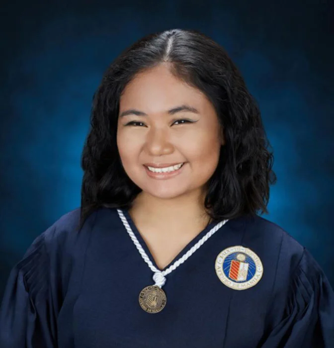 Reycel Hyacenth Bendaña is the Class Valedictorian.