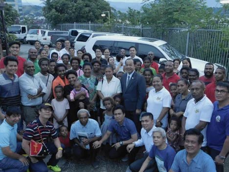 Minister Regino Manangan and Iglesia ni Cristo (Church of Christ) members (Photo by Rey E. de la Cruz)