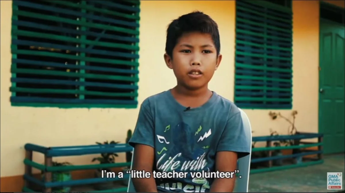 “Dagul” a 12-year old volunteer teacher (Source: GMA News)