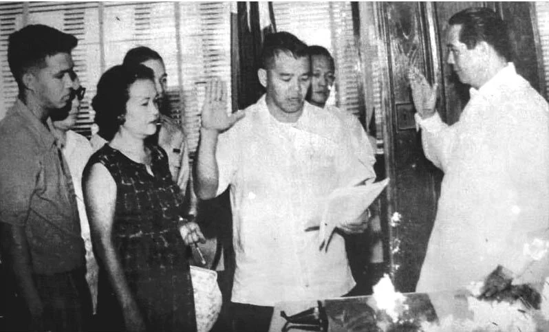Climaco taking his oath before President Diosdado Macapagal in 1964 (Source: Climaco family archive)