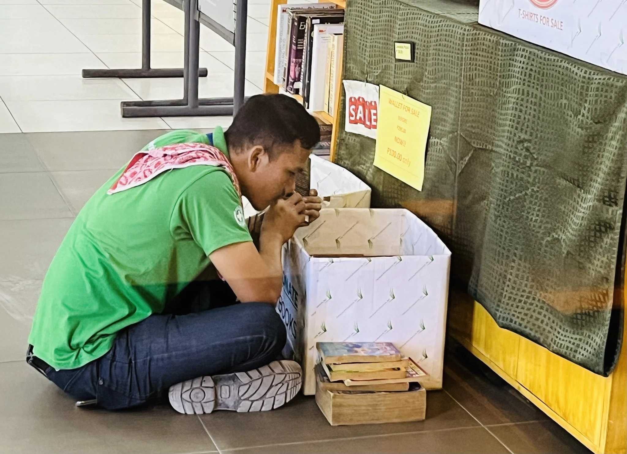 A Rare Man Who Loves to Read Literature