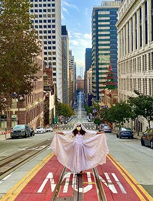 ‘La Vie en Pose’: Performing and Posing on Social Media