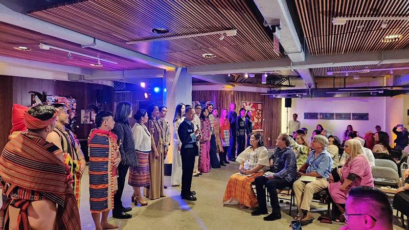 Hinabi’s Woven Worlds