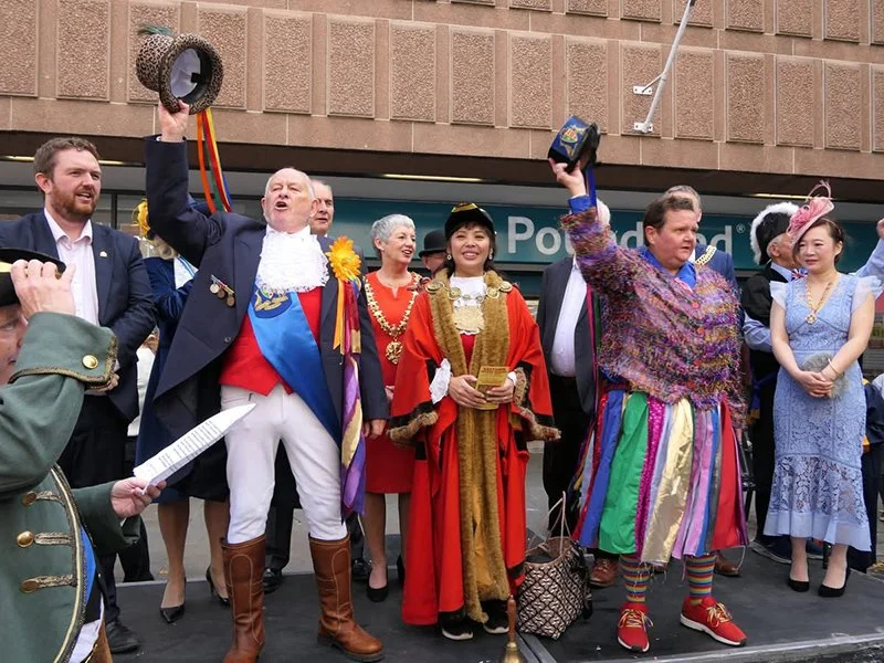 Filipina-British Leader Becomes Mock Mayor of Barton, England