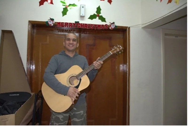 Behind a Top-Notch Guitar Brand, an OFW Journey