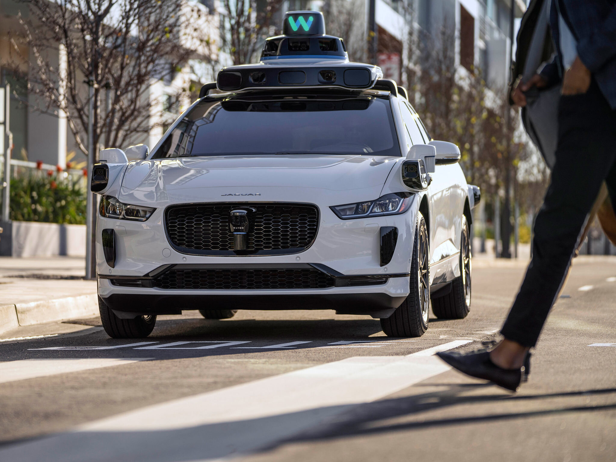 302016_02_if_02_waymo_driver_perspective.jpeg