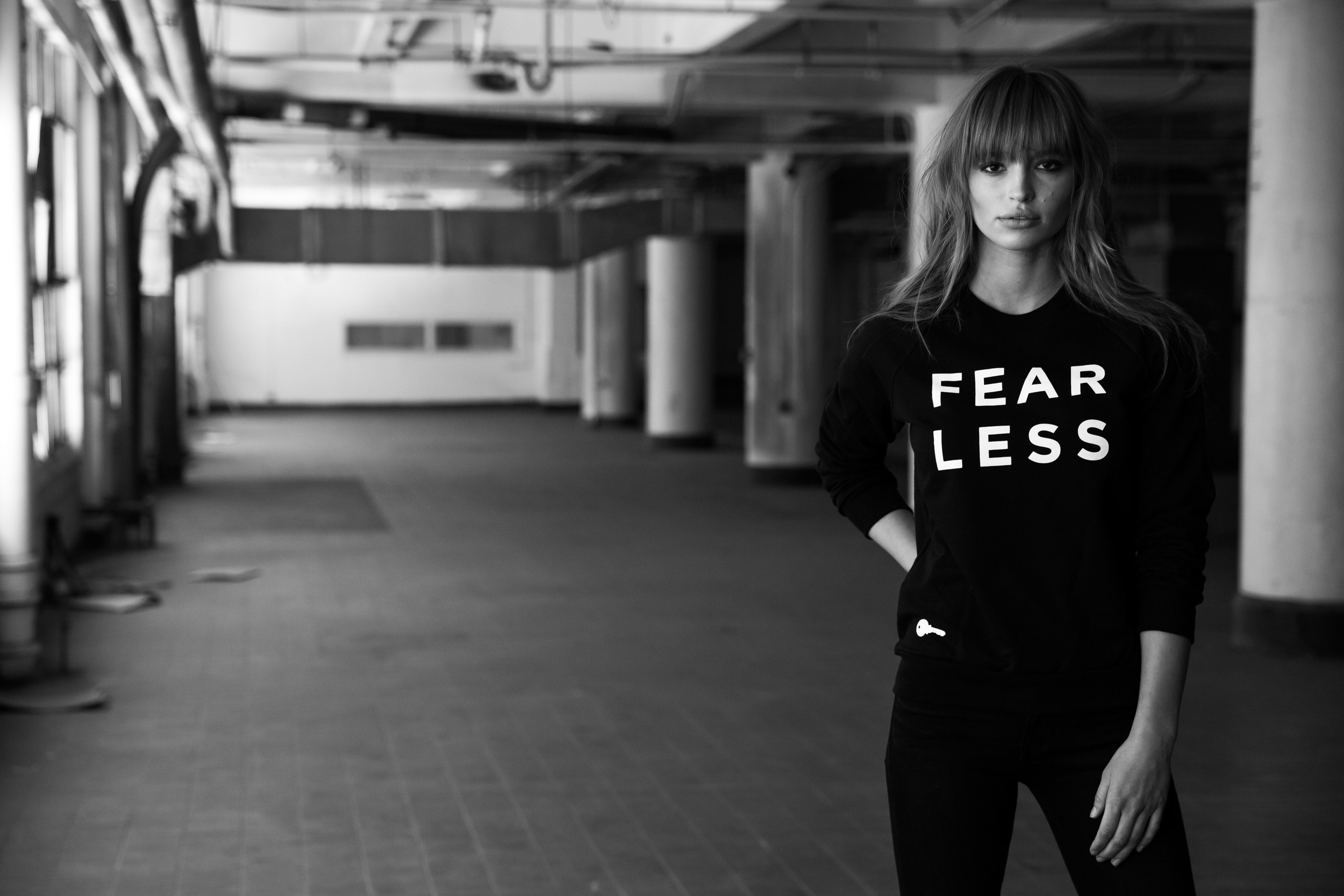 Sweatshirt_Black_Fearless_017.jpg