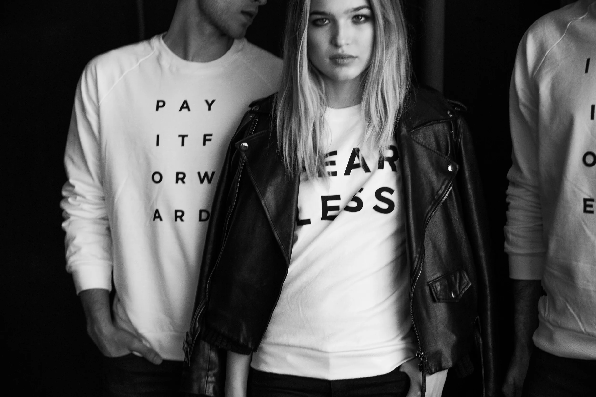 Sweatshirt_White_Group_010.jpg