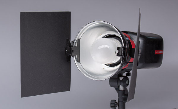 Mounted on a 7"reflector on a strobe head